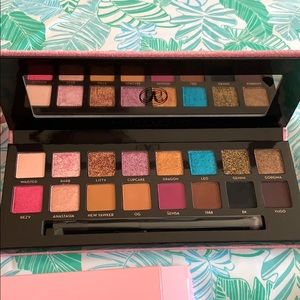 Anastasia Beverly Hills eyeshadow palette